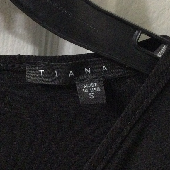 Black jumpsuit with ruffle sleeves - Picture 3 of 4